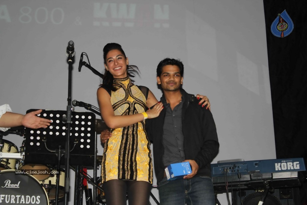 Celebs at W.E. Rock Concert - 31 / 45 photos