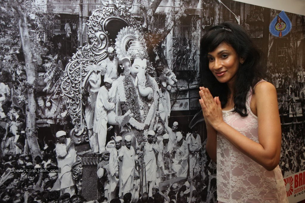 Celebs at We Love Mumbai Campaign - 33 / 43 photos