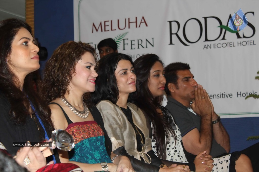 Celebs at Womens Achievers Awards - 39 / 68 photos