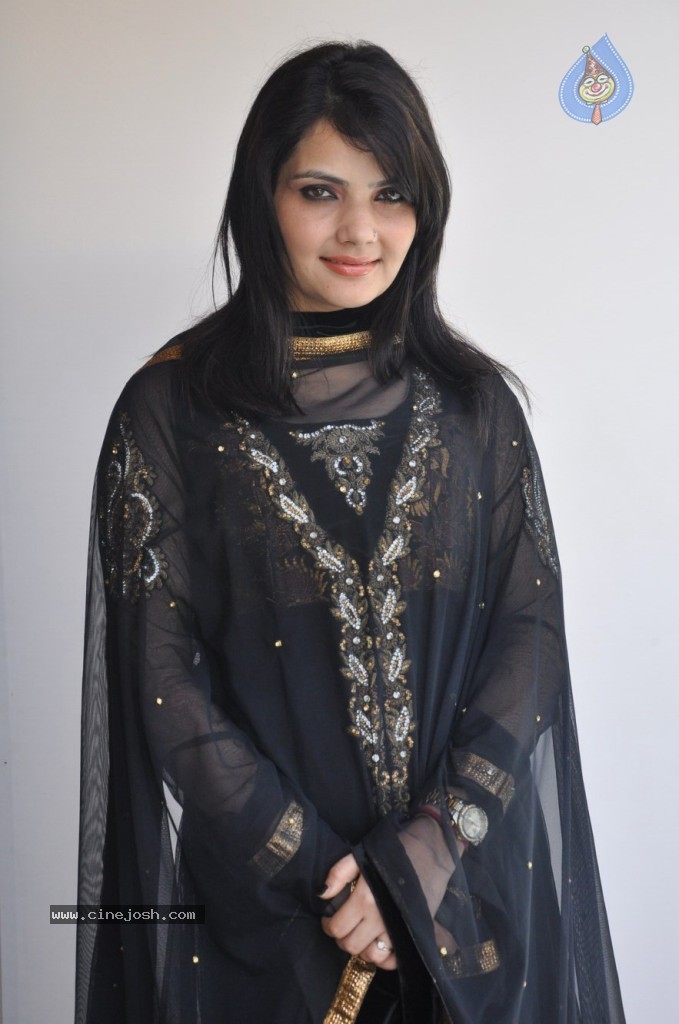 Celebs at Womens Achievers Awards - 49 / 68 photos