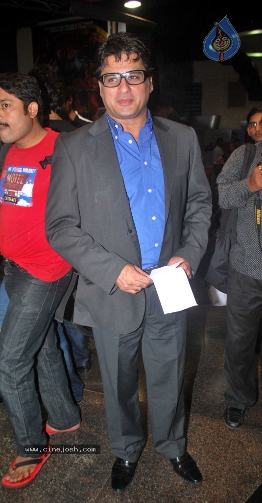 Celebs at Yeh Dooriyan Movie Premiere - 5 / 24 photos