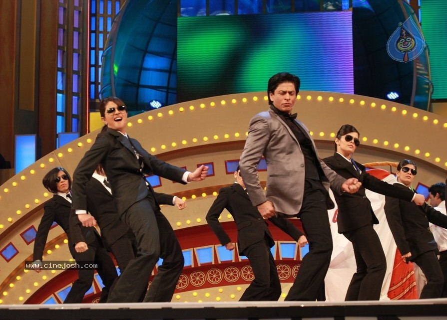 Celebs at Zee Cine Awards 2012 - 1 / 16 photos