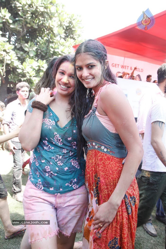 Celebs at Zoom Holi Celebrations - 29 / 40 photos