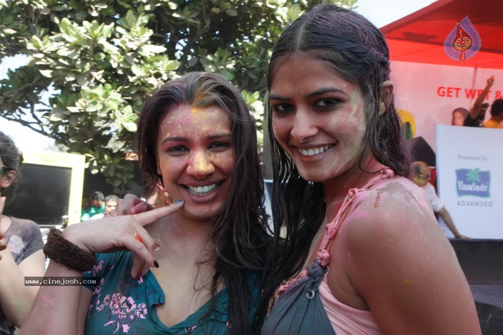 Celebs at Zoom Holi Celebrations - 30 / 40 photos