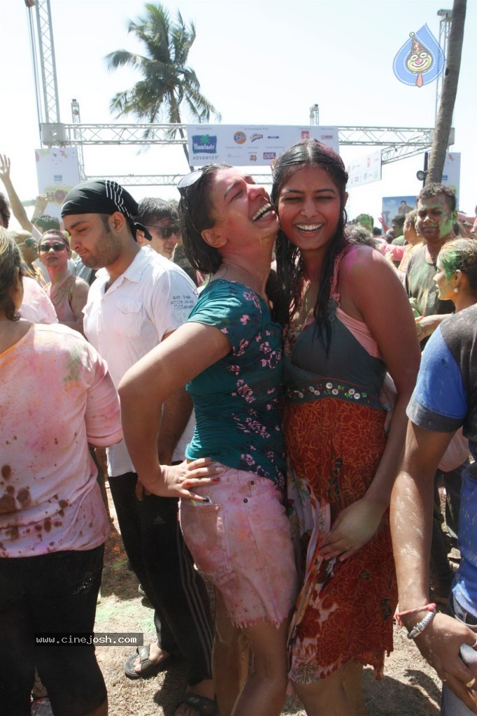 Celebs at Zoom Holi Celebrations - 38 / 40 photos