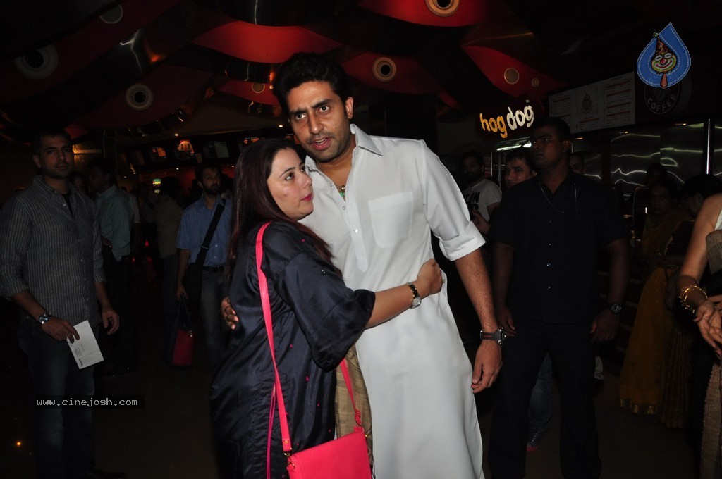 Celebs at DAVID Movie Premiere - 4 / 43 photos