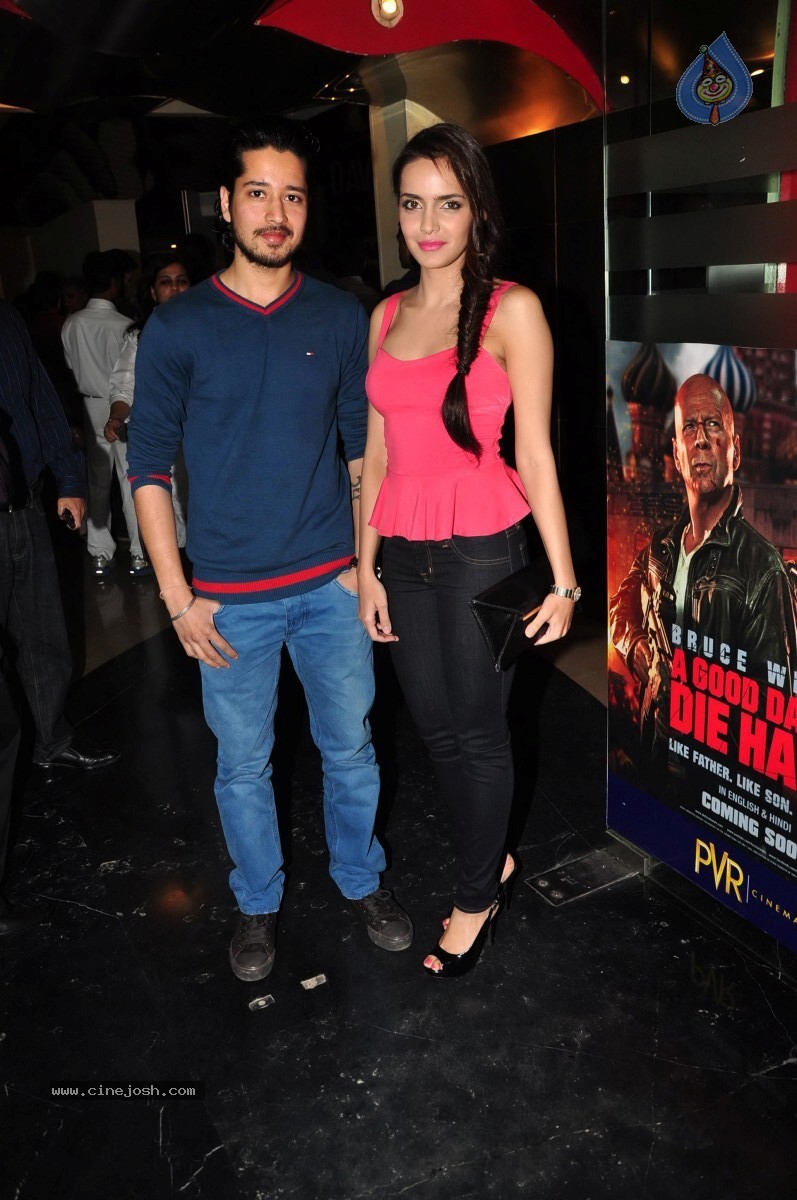 Celebs at DAVID Movie Premiere - 28 / 43 photos