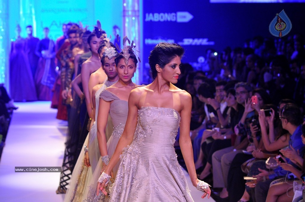 Celebs n Models Walks the Ramp at LFW 2014 - 51 / 110 photos