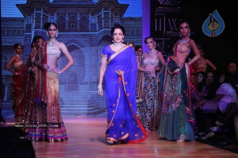 Celebs Walk the Ramp at IIJW 2011 Fashion Show Day 2 - 2 / 113 photos