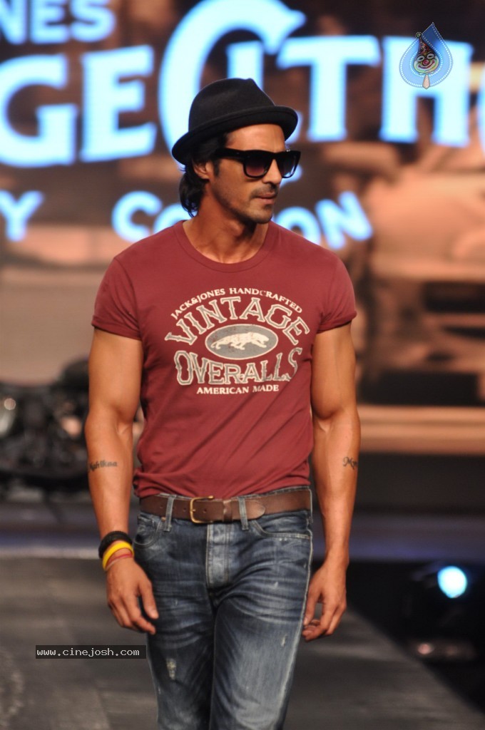 Celebs Walk the Ramp at the Allure Fashion Show - 43 / 45 photos