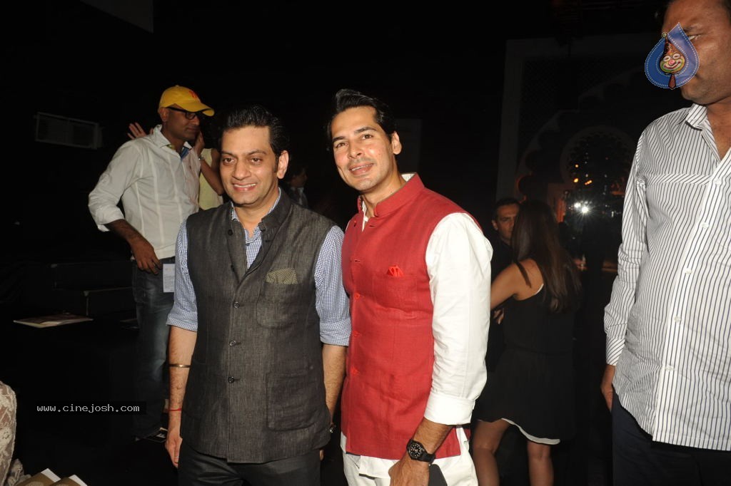 Celebs Walks the Ramp at AVIBW 2013 - 108 / 152 photos