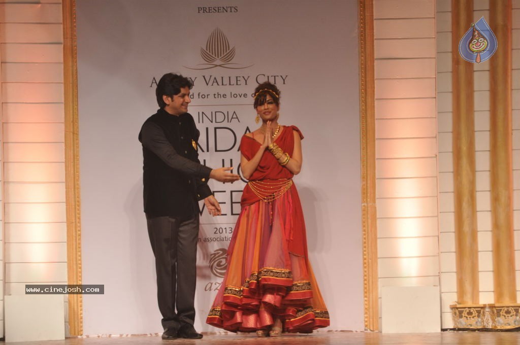 Celebs Walks the Ramp at AVIBW 2013 - 109 / 152 photos