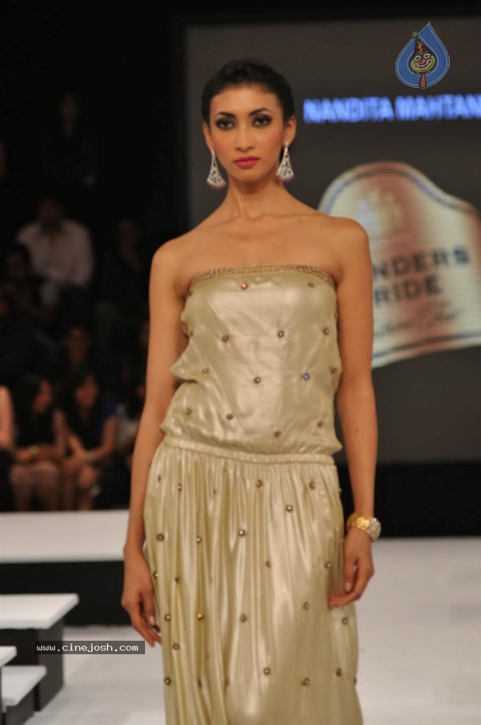Celebs Walks The Ramp at BPFT Show - 19 / 197 photos
