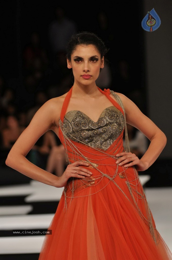 Celebs Walks The Ramp at BPFT Show - 58 / 197 photos