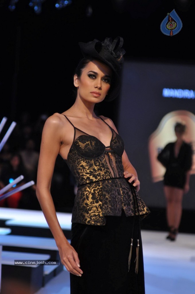 Celebs Walks The Ramp at BPFT Show - 68 / 197 photos