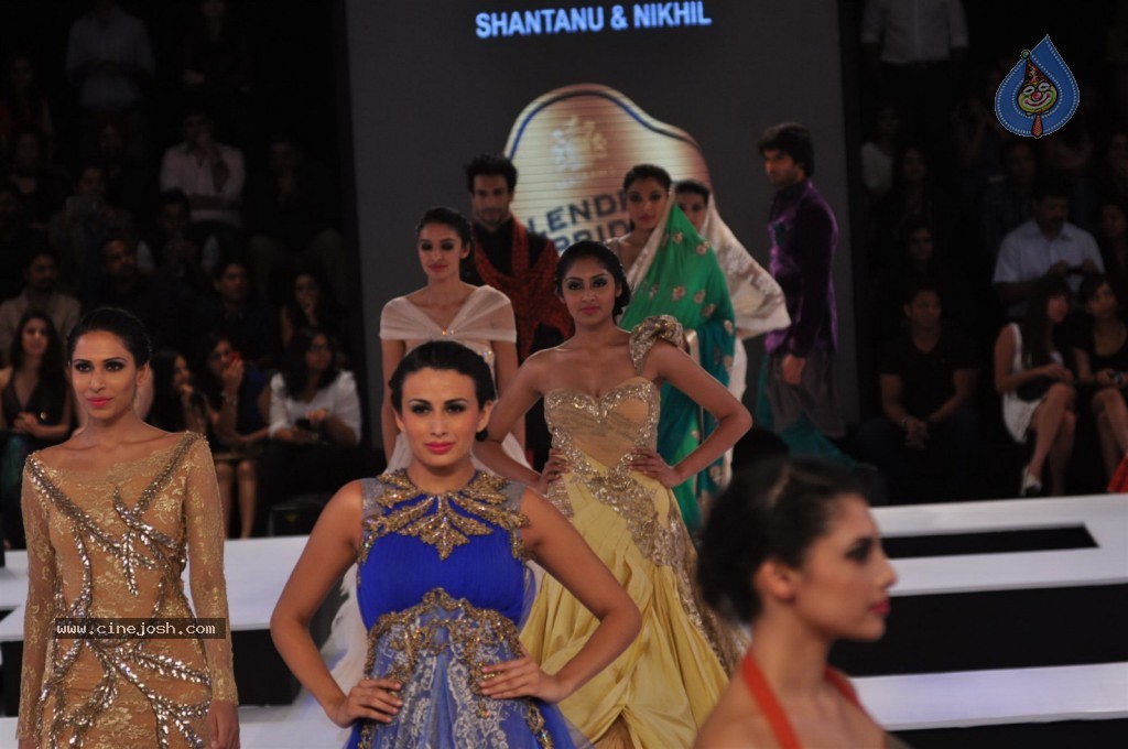 Celebs Walks The Ramp at BPFT Show - 131 / 197 photos
