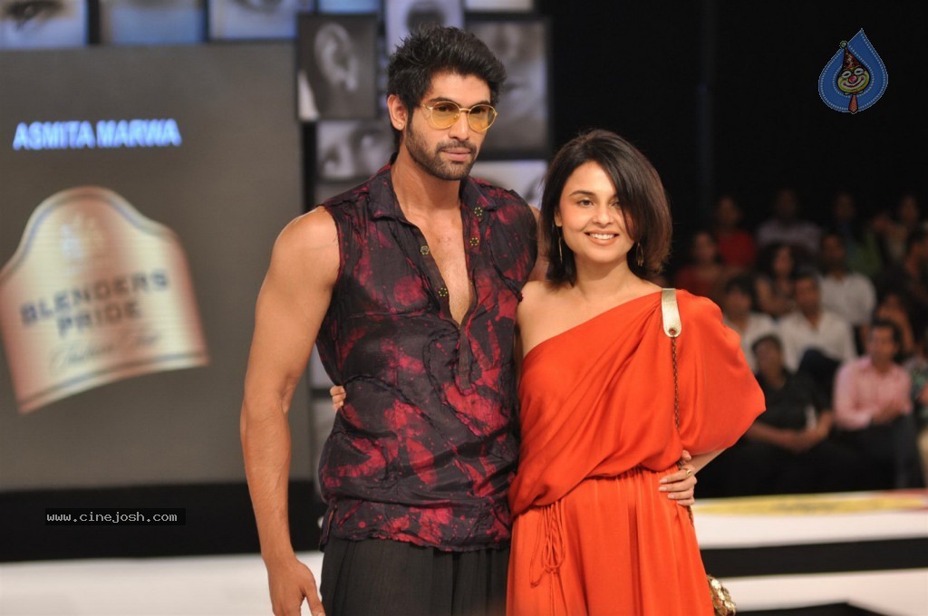 Celebs Walks The Ramp at BPFT Show - 144 / 197 photos