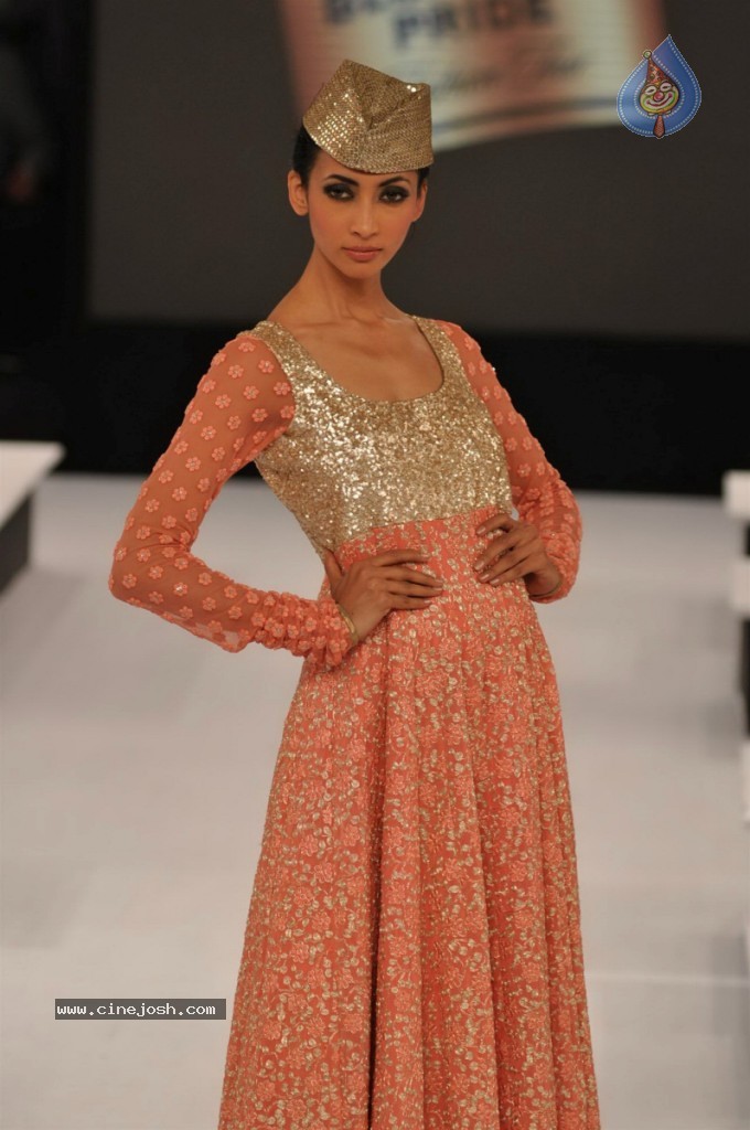 Celebs Walks The Ramp at BPFT Show - 156 / 197 photos