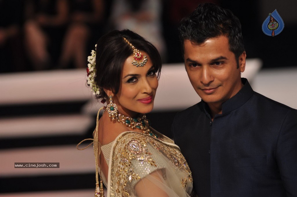 Celebs Walks The Ramp at BPFT Show - 162 / 197 photos