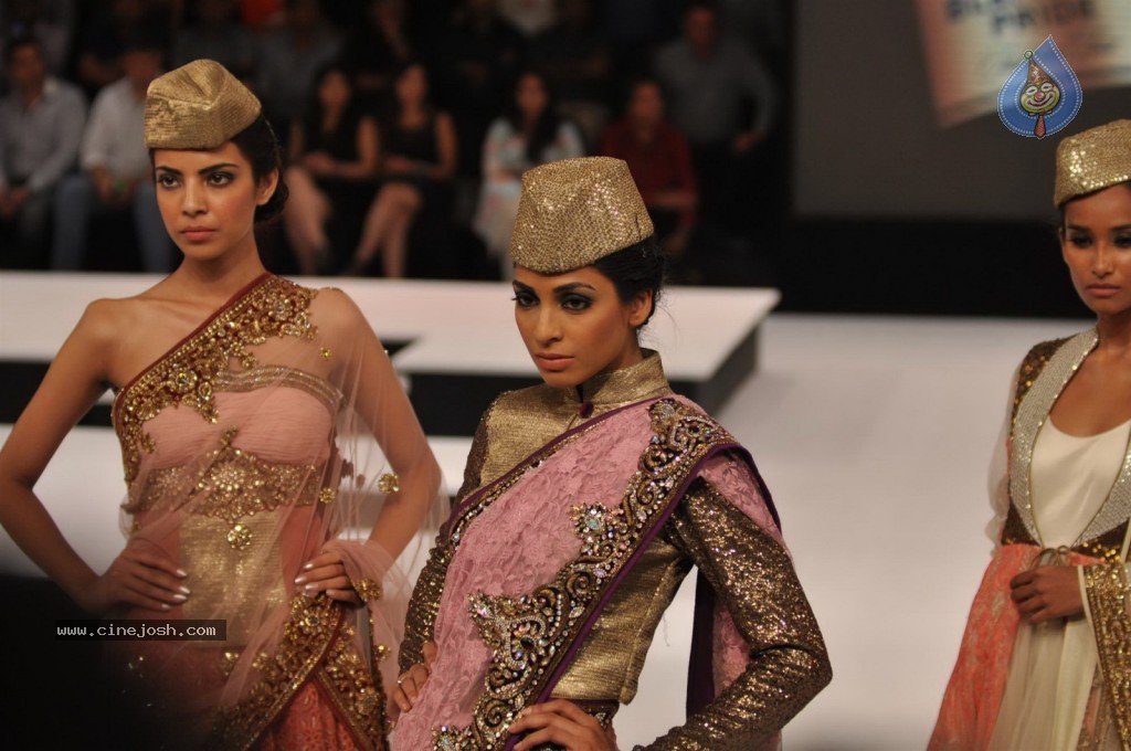 Celebs Walks The Ramp at BPFT Show - 190 / 197 photos