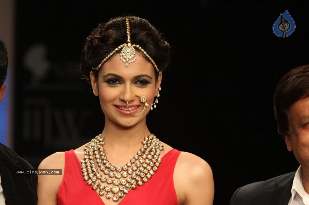 Celebs Walks the Ramp at IIJW 2012 - 23 / 297 photos