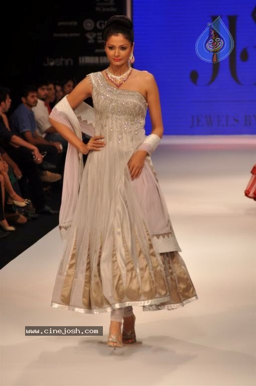 Celebs Walks the Ramp at IIJW 2012 - 38 / 297 photos