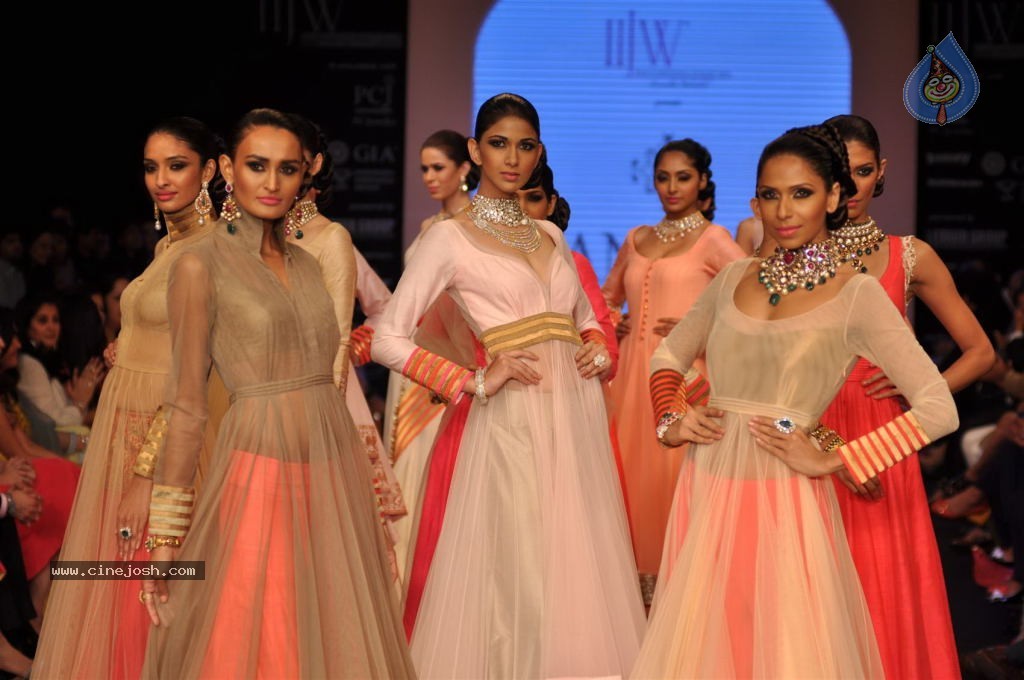 Celebs Walks the Ramp at IIJW 2012 - 163 / 297 photos
