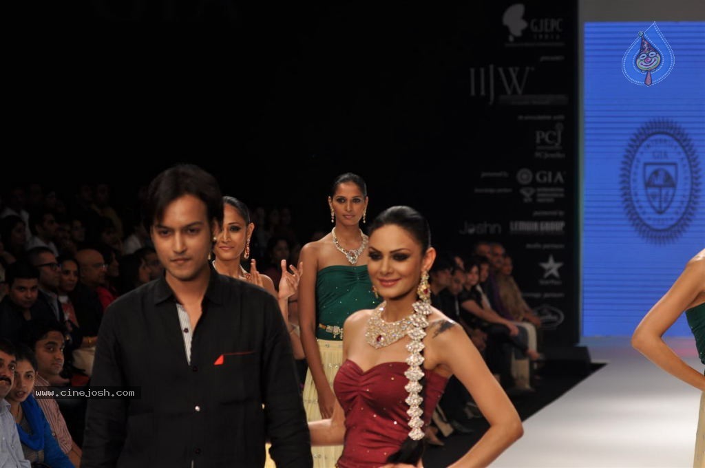 Celebs Walks the Ramp at IIJW 2012 - 199 / 297 photos