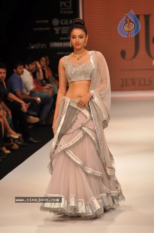 Celebs Walks the Ramp at IIJW 2012 - 201 / 297 photos