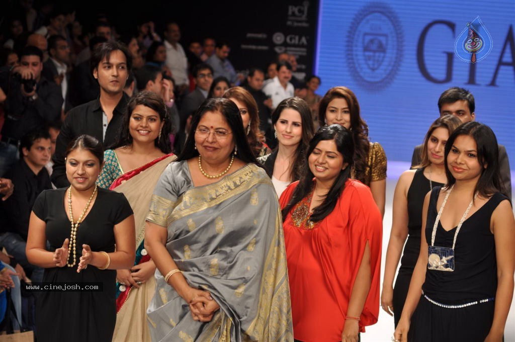Celebs Walks the Ramp at IIJW 2012 - 252 / 297 photos