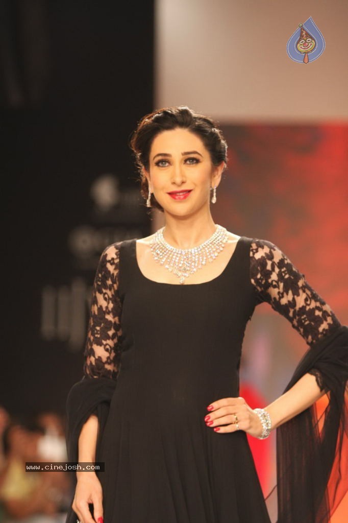 Celebs Walks the Ramp at IIJW 2013 Day 4 - 125 / 129 photos