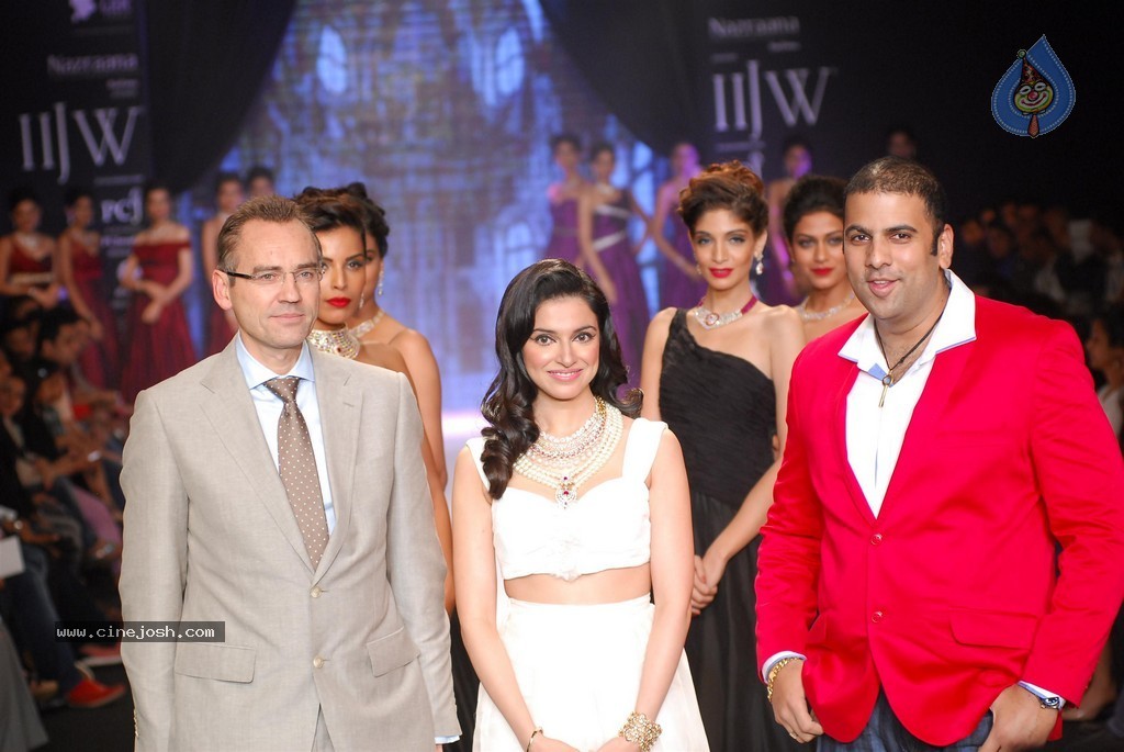 Celebs Walks the Ramp at IIJW 2014 Set 1 - 115 / 235 photos