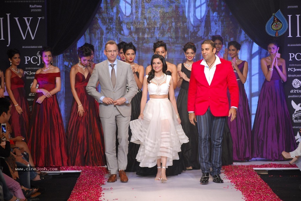 Celebs Walks the Ramp at IIJW 2014 Set 1 - 232 / 235 photos