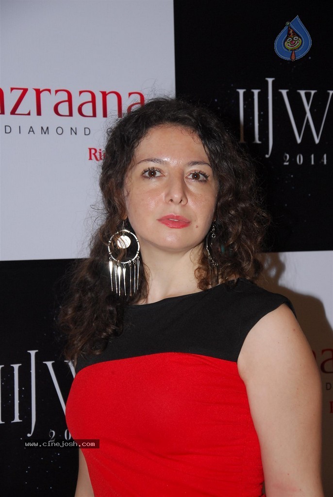 Celebs Walks the Ramp at IIJW 2014 Set 2 - 234 / 235 photos