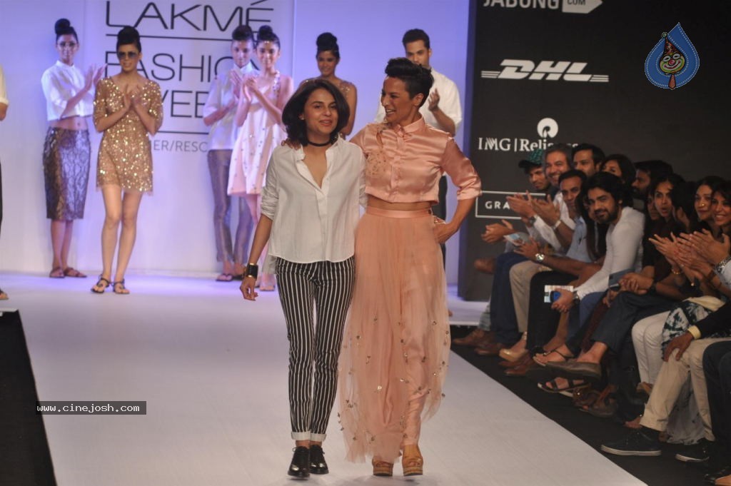 Celebs Walks the Ramp at LFW 2014 Day 2 - 42 / 113 photos