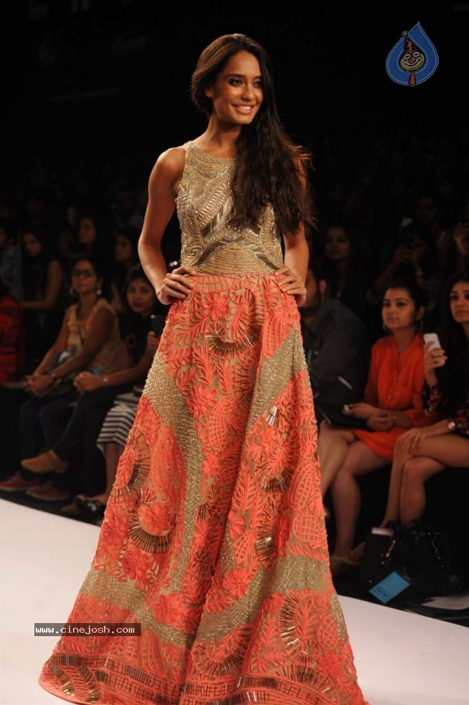 Celebs Walks the Ramp at LFW 2014 Day 2 - 43 / 113 photos