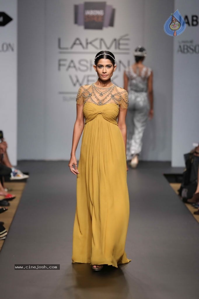 Celebs Walks the Ramp at LFW 2014 Day 2 - 46 / 113 photos