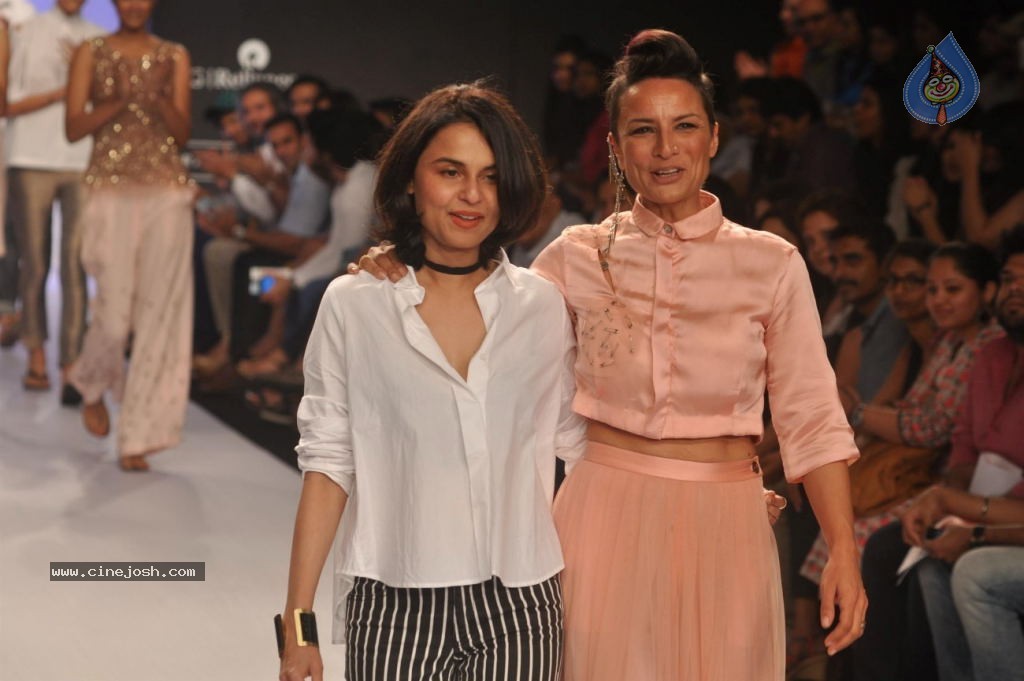 Celebs Walks the Ramp at LFW 2014 Day 2 - 58 / 113 photos