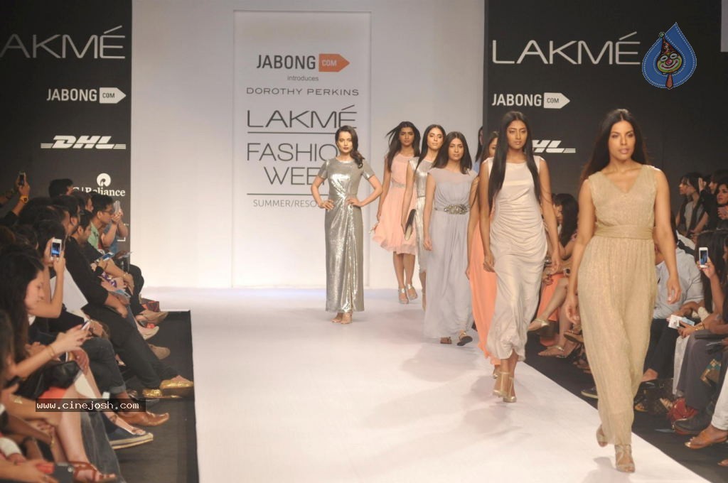 Celebs Walks the Ramp at LFW 2014 Day 2 - 62 / 113 photos