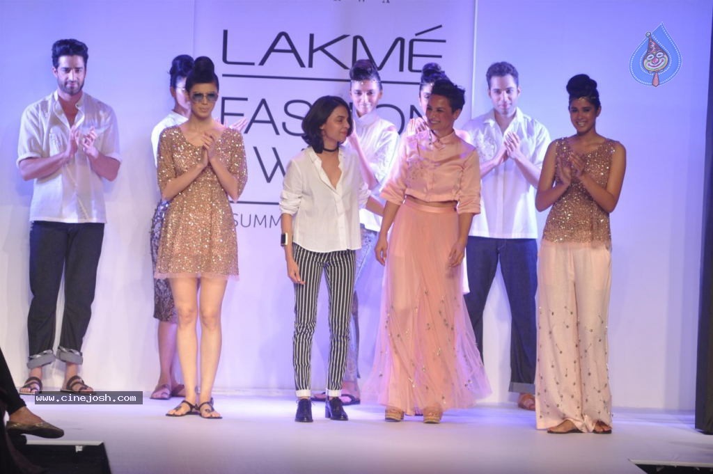 Celebs Walks the Ramp at LFW 2014 Day 2 - 91 / 113 photos