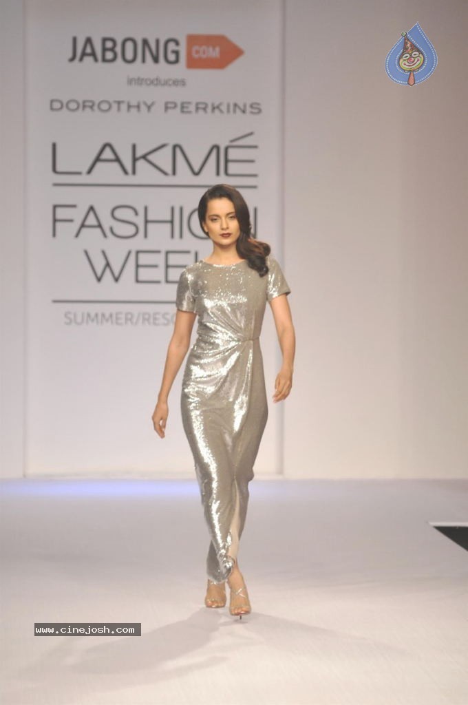 Celebs Walks the Ramp at LFW 2014 Day 2 - 92 / 113 photos