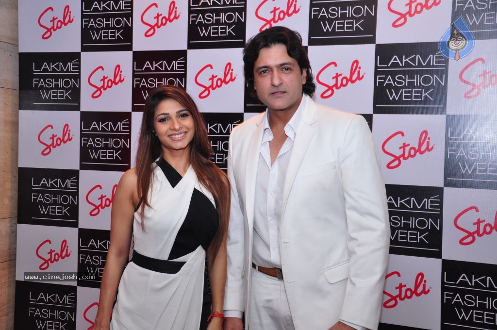 Celebs Walks the Ramp at LFW 2014 Day 2 - 110 / 113 photos