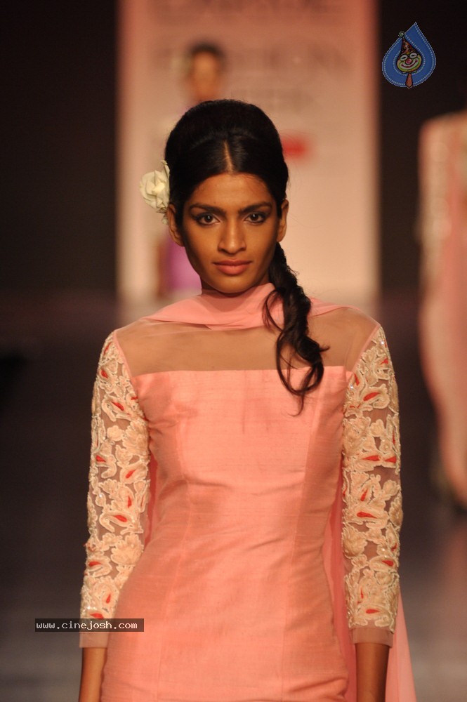 Celebs Walks the Ramp at LFW Summer Resort 2013 - 10 / 186 photos