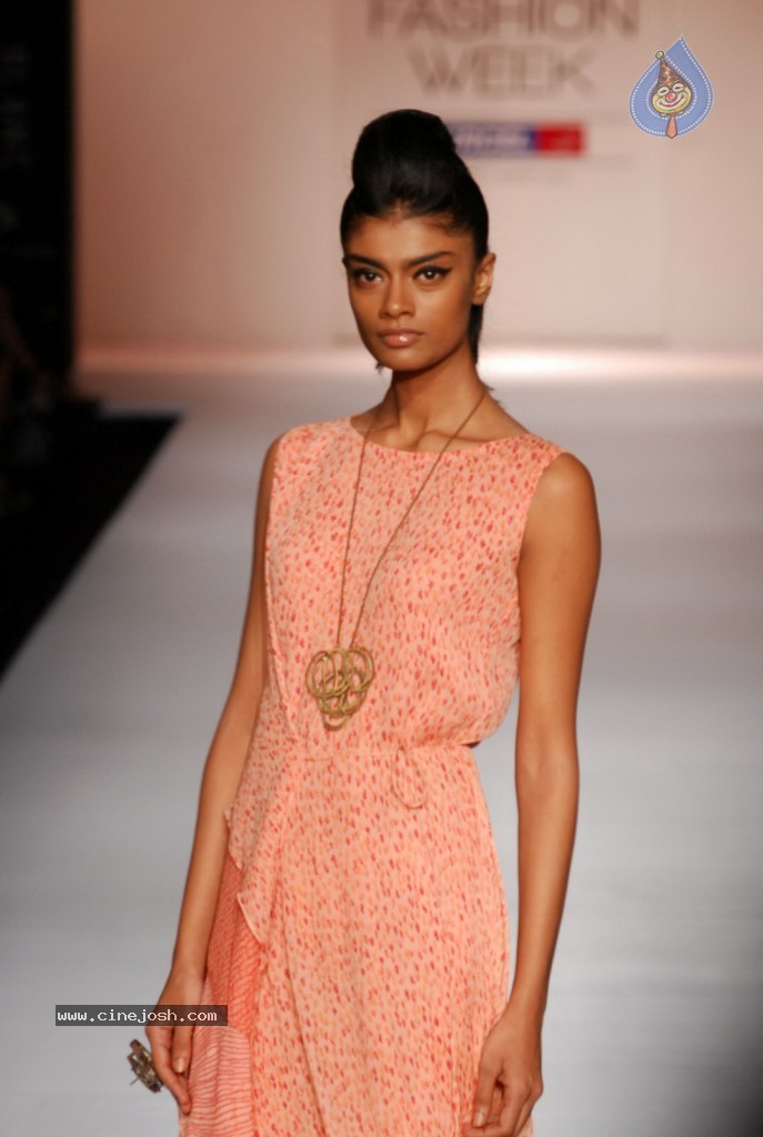 Celebs Walks the Ramp at LFW Summer Resort 2013 - 29 / 186 photos