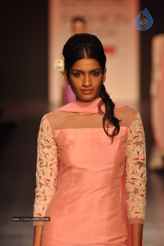 Celebs Walks the Ramp at LFW Summer Resort 2013 - 30 / 186 photos