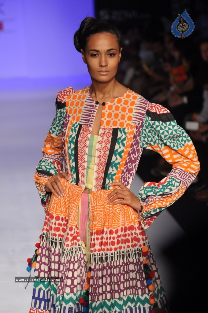 Celebs Walks the Ramp at LFW Summer Resort 2013 - 42 / 186 photos