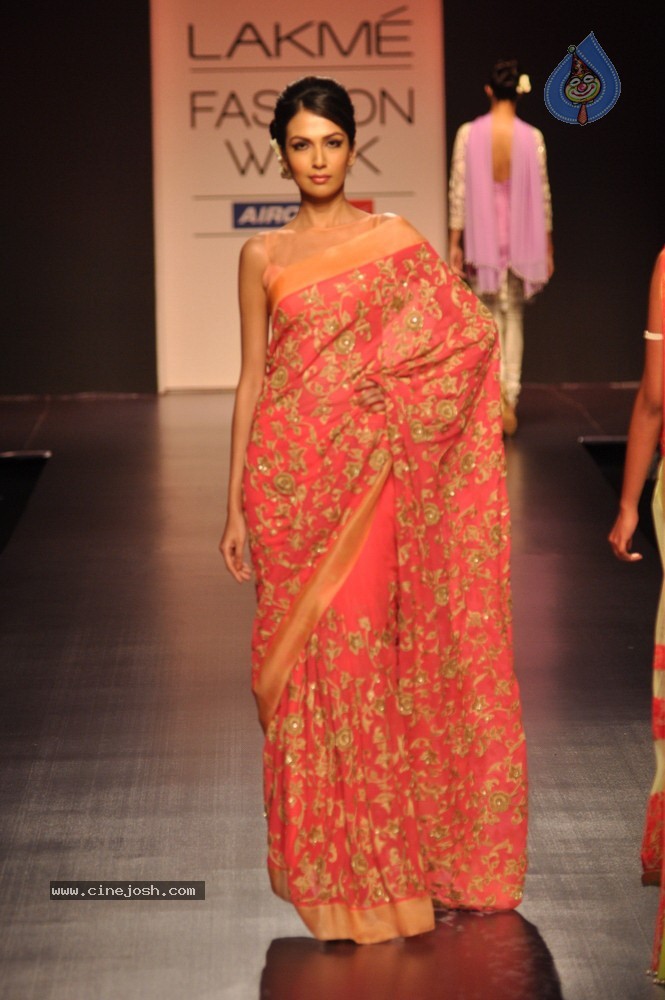 Celebs Walks the Ramp at LFW Summer Resort 2013 - 51 / 186 photos