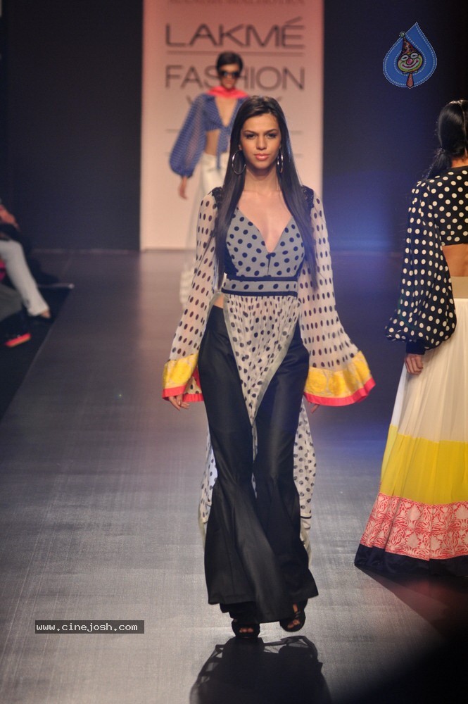 Celebs Walks the Ramp at LFW Summer Resort 2013 - 53 / 186 photos