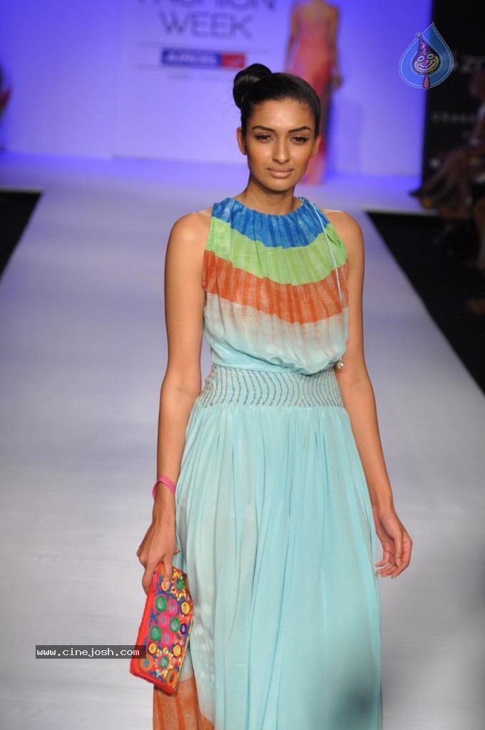 Celebs Walks the Ramp at LFW Summer Resort 2013 - 75 / 186 photos