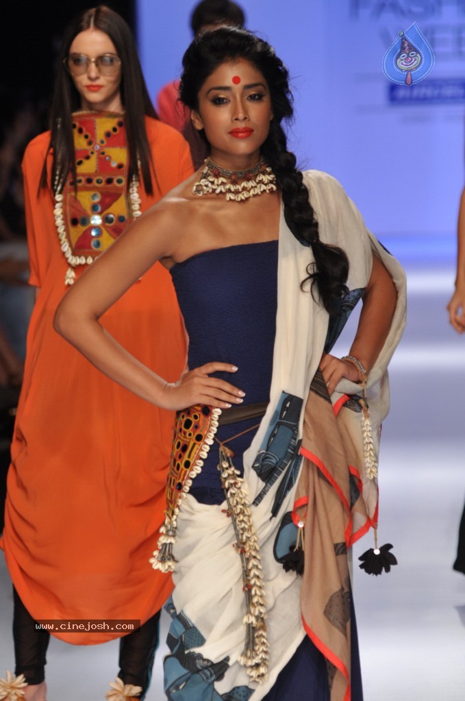 Celebs Walks the Ramp at LFW Summer Resort 2013 - 82 / 186 photos